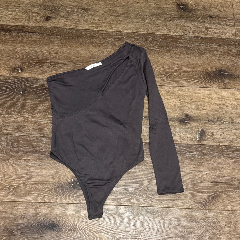 Lush black one sleeve bodysuit medium